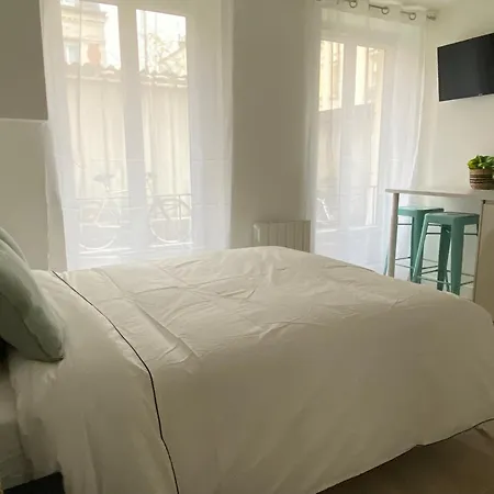 - Beautiful Renovated Architect Apartment
